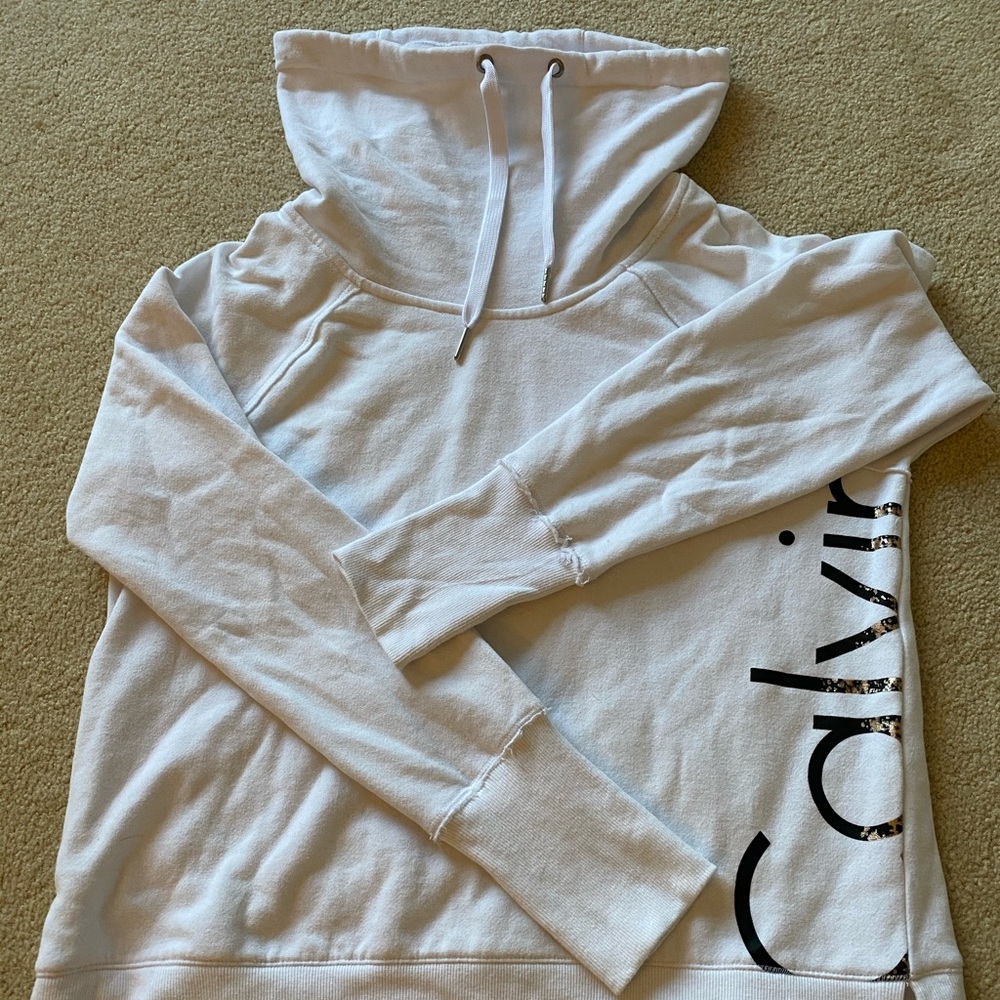 WHITE CALVIN KLEIN SWEATSHIRT
